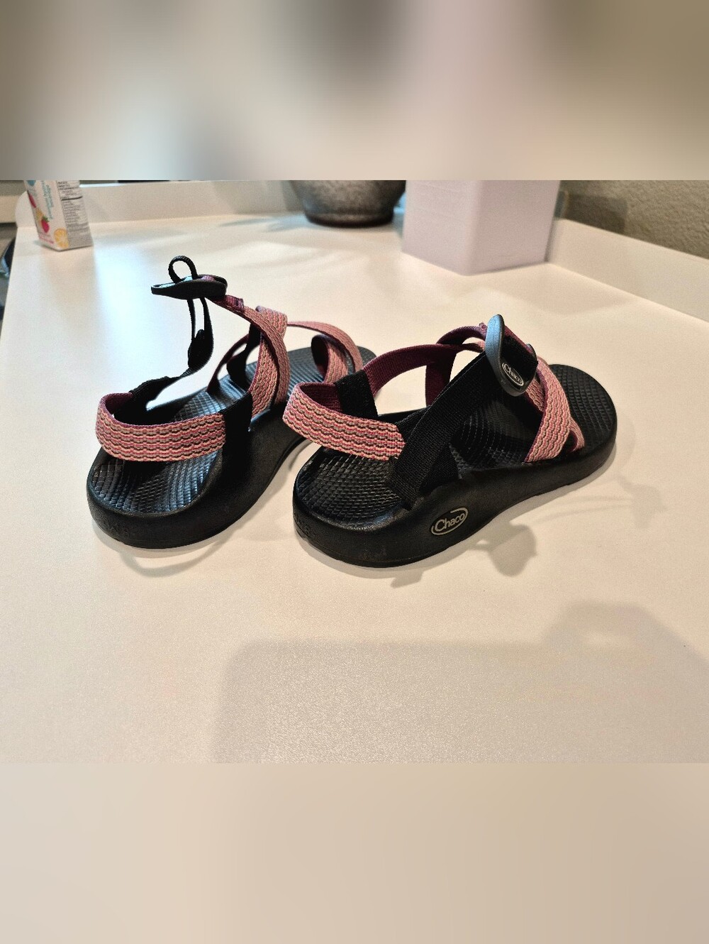 Chaco Z2 Women's Strappy Sandal in Pink and Black Hiking Walking - Picture 3 of 4